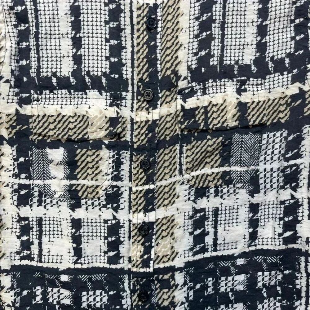 Van Heusen Womens Button Front Blouse Black Beige Print Long Sleeve Size XXS - Picture 3 of 7